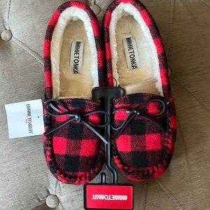 MINNETONKA Buffalo Plaid Lined Size 9 Petra Trapper Moccasin Slippers New